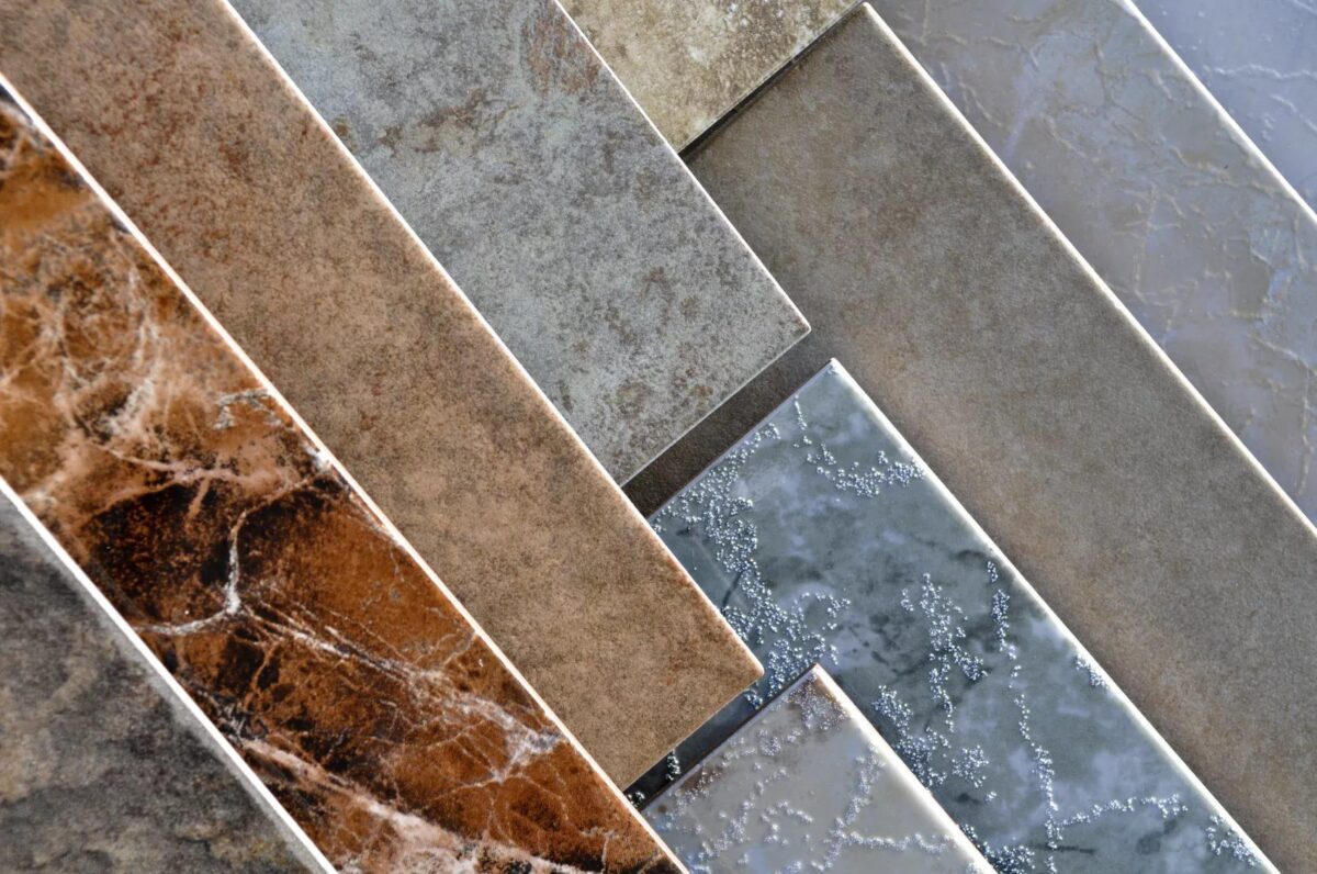 Bagno piccolo: come non sbagliare la scelta delle piastrelle
