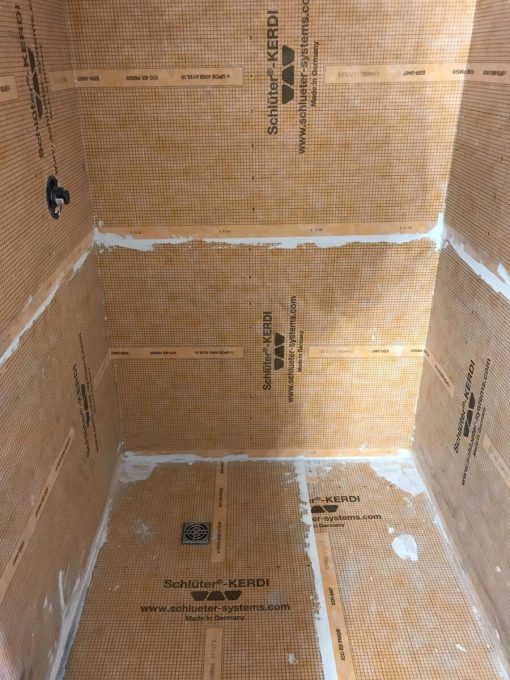 Come impermeabilizzare la doccia guida al lavoro perfetto