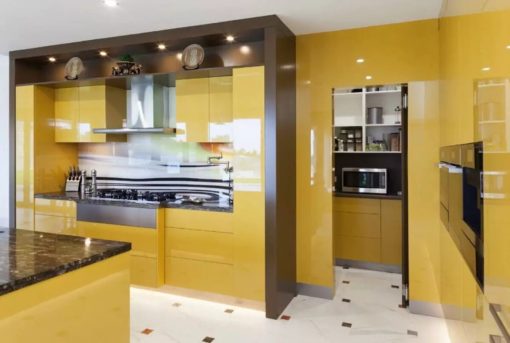 Cucina pareti color giallo senape