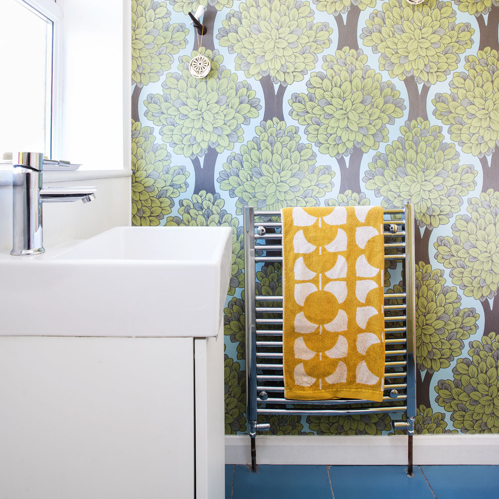 bagno-piccolo-moderno-carta-da-parati-botanica