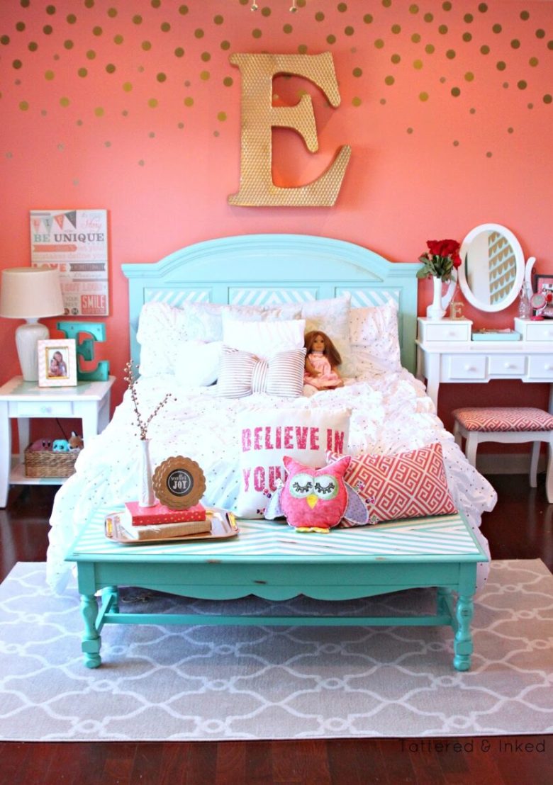 camera-letto-pareti-color-aragosta-8