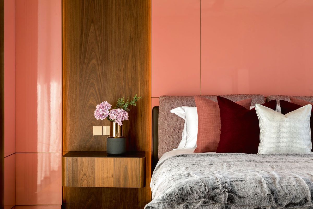 camera-da-letto-pareti-color-corallo-3
