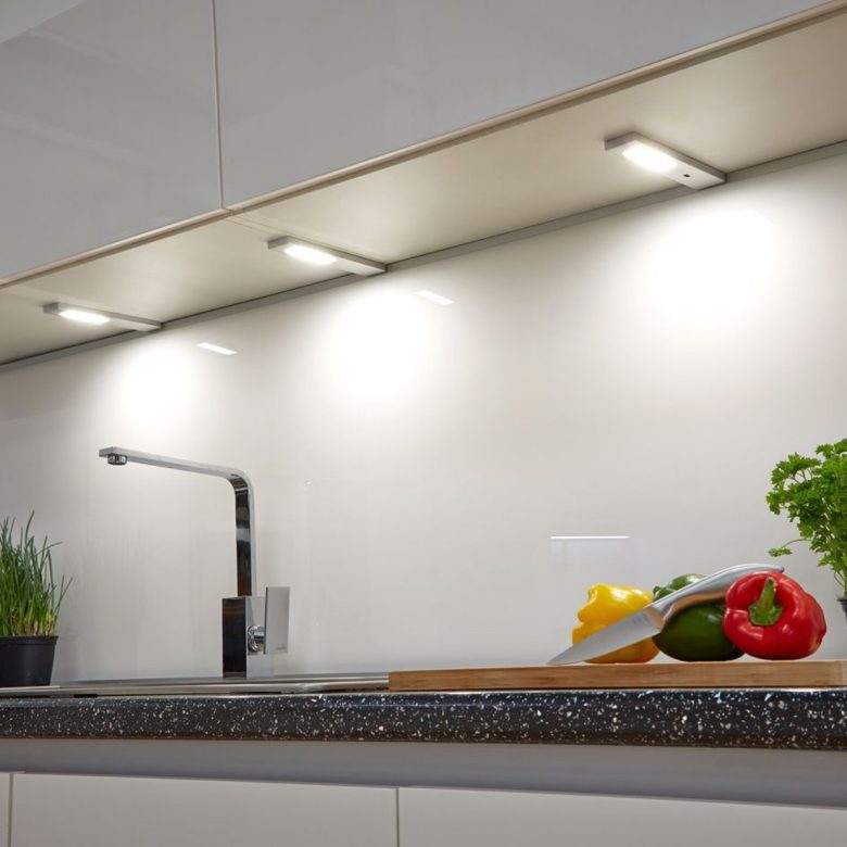 cucina-piccola-lineare-come-arredare-12