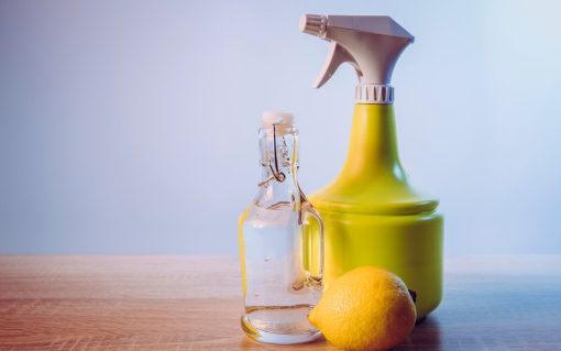 Come togliere le macchie di ruggine da mobili, pareti, pavimenti