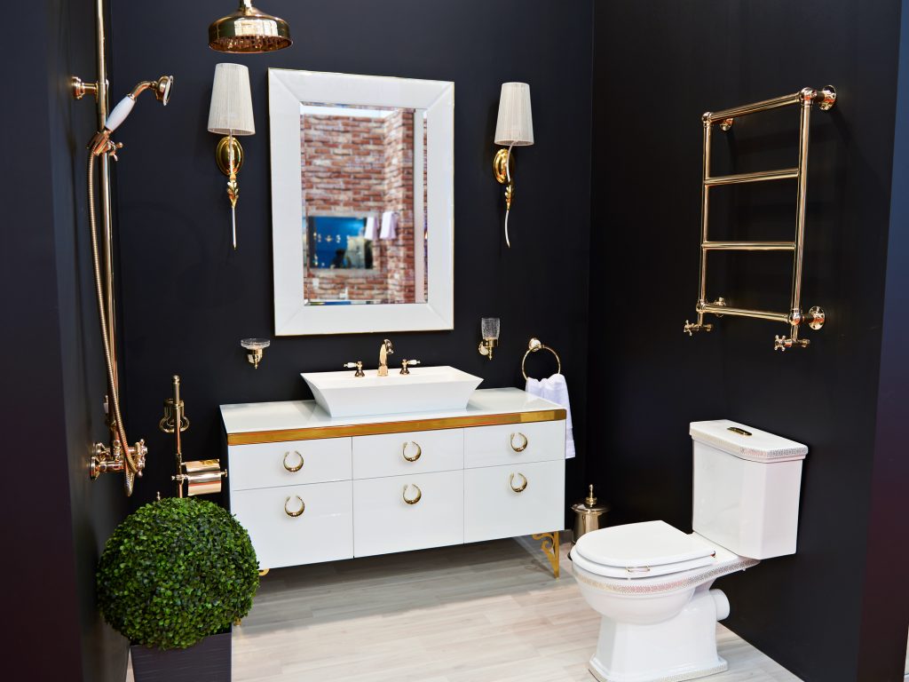 Bagno-colore-pareti-blu-navy-6