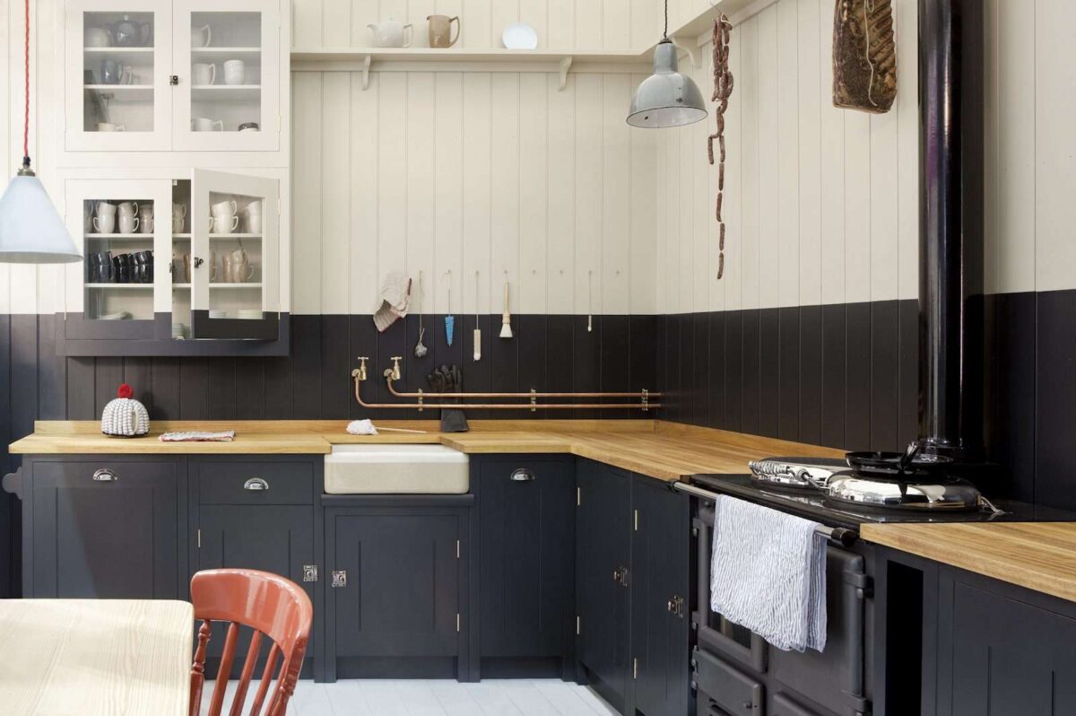 Cucina-colore-pareti-blu-navy-1