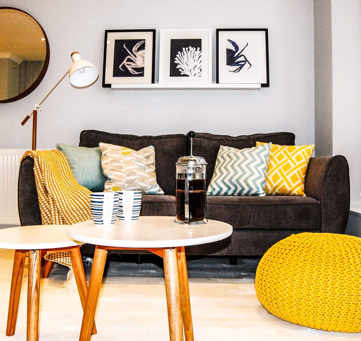 colori-soggiorno-stile-scandinavo-giallo