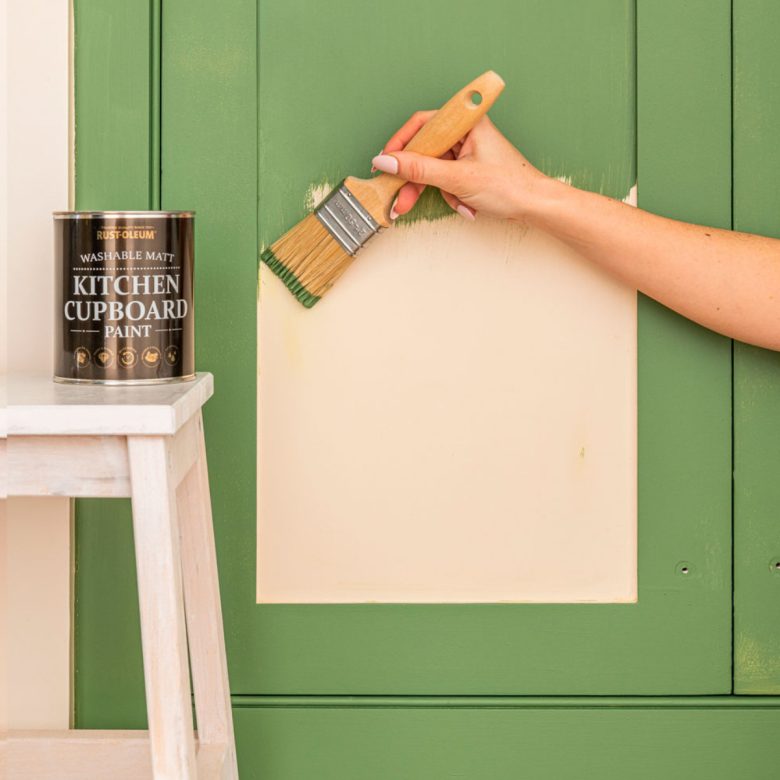 come-abbellire-e-decorare-una-credenza-1