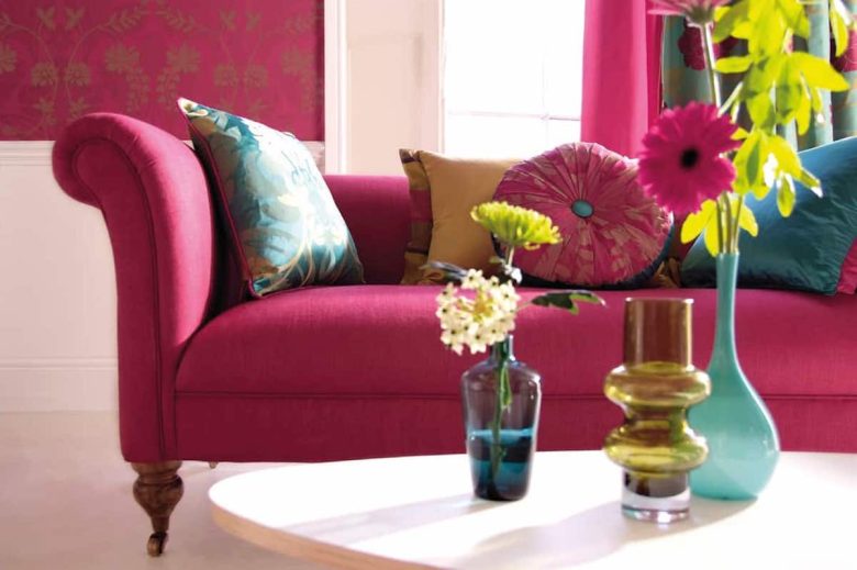 soggiorno-pareti-color-magenta-16