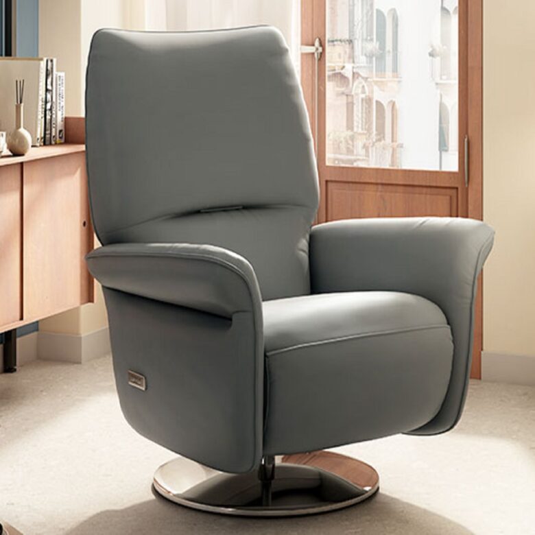 Divani e Divani catalogo 2022: novità Poltrona recliner Angelica
