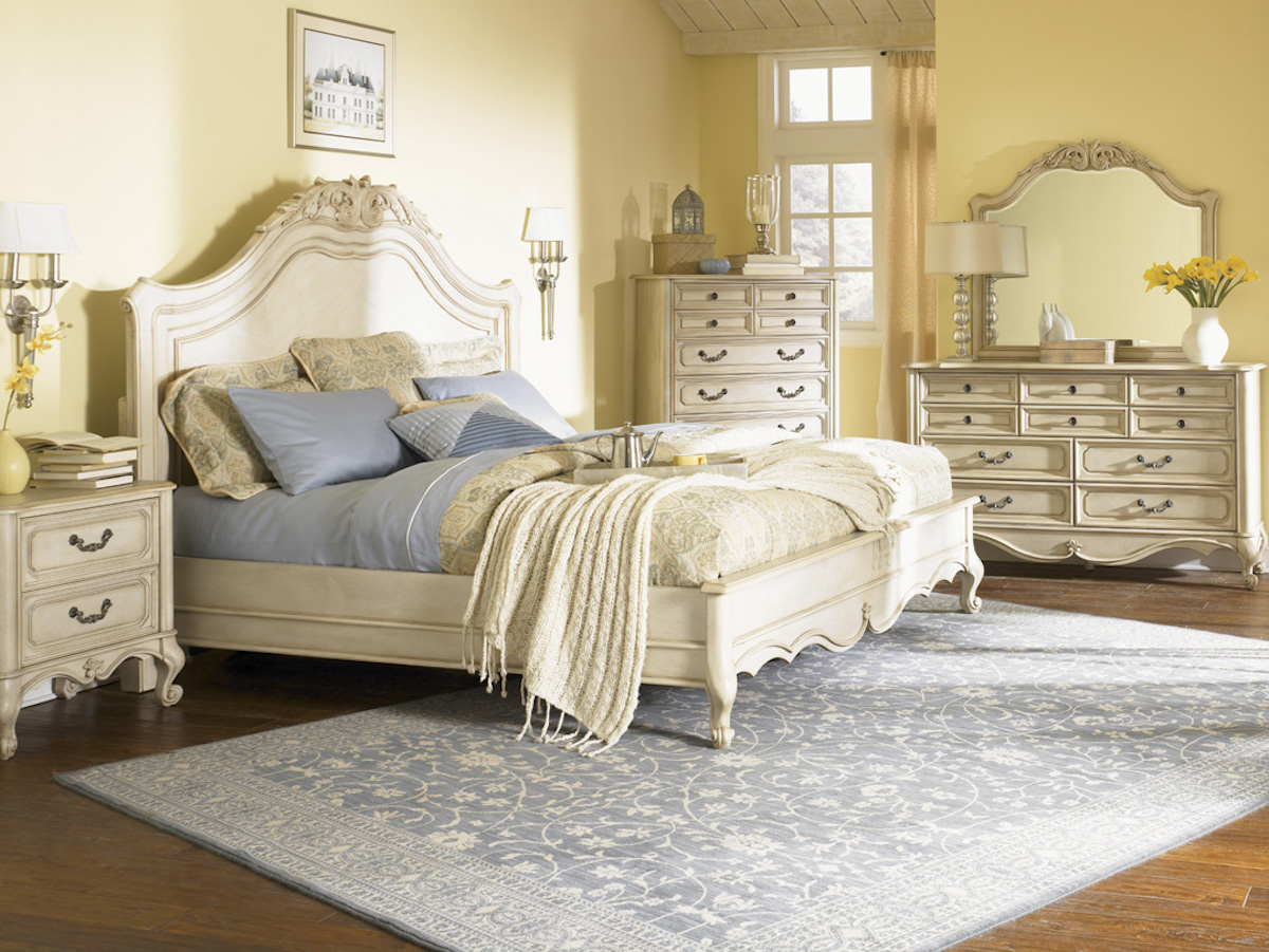 Pareti camera da letto color magnolia: abbinamenti, idee e ispirazioni