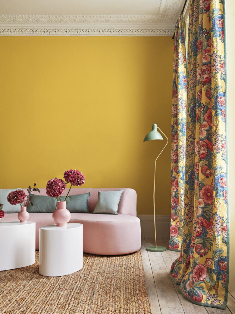 pareti-soggiorno-color-giallo-miele-15