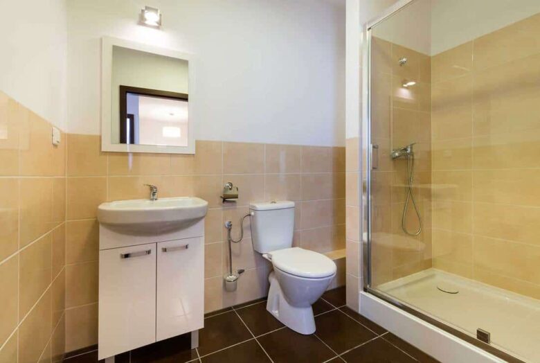 bagno-pareti-color-giallo-miele-13