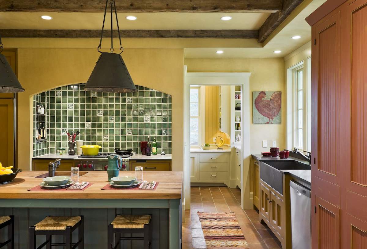 Cucina pareti color ambra: abbinamenti, idee e ispirazioni