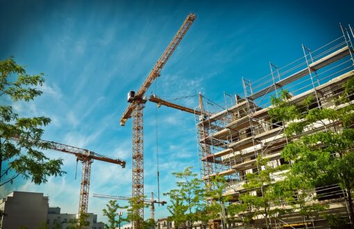 Furto agevolato dal ponteggio condominiale: chi paga?
