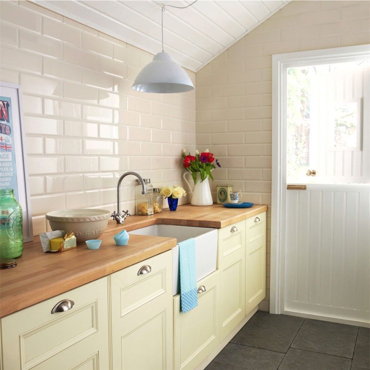 Pareti cucina color magnolia: idee e abbinamenti per ogni stile