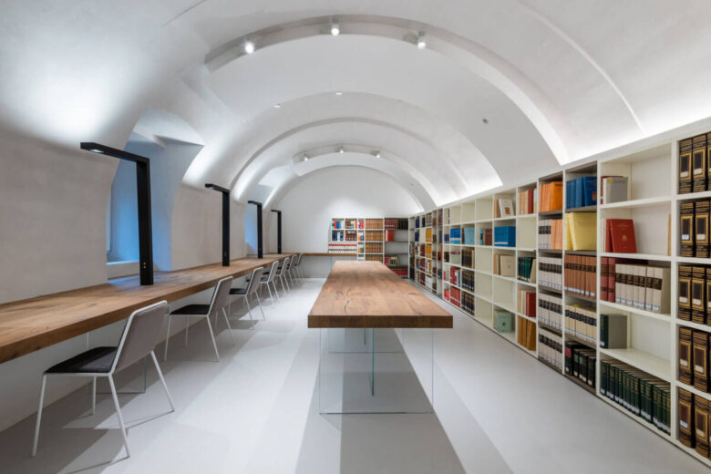 arredamento-moderno-monastero-camaldoli-lago