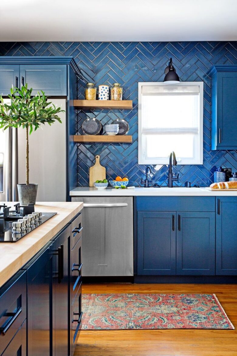 Cucina pareti color denim