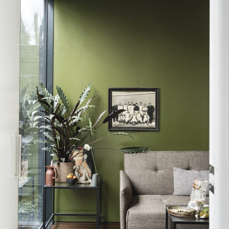 Soggiorno pareti verde oliva