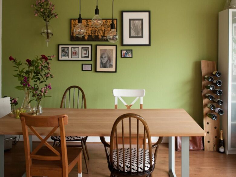 Soggiorno pareti verde oliva
