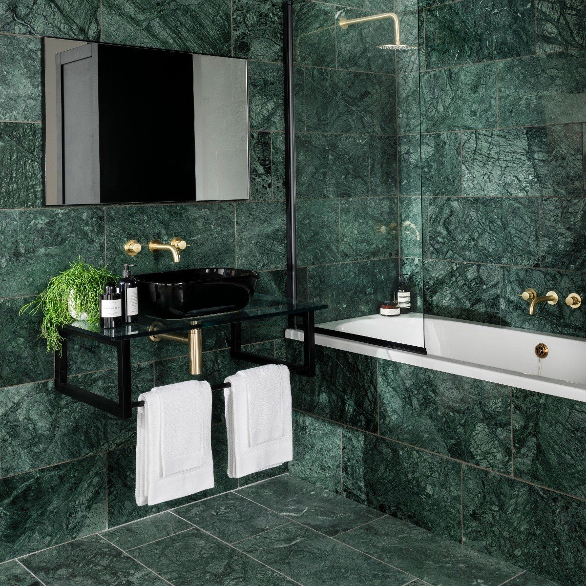 Bagno in marmo: colori ideali