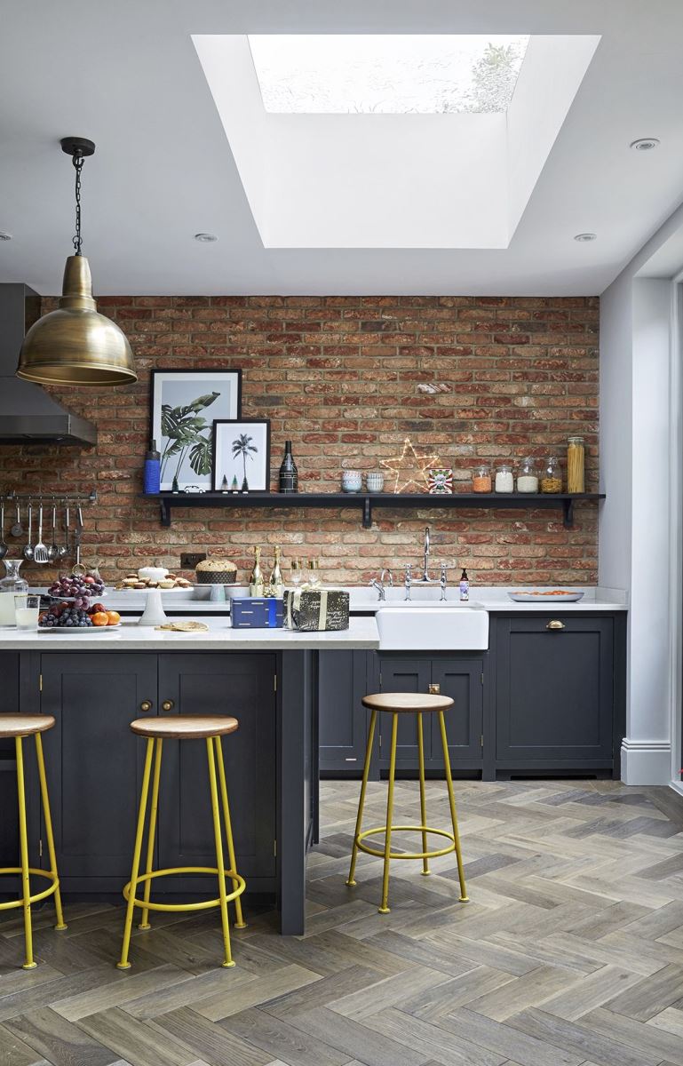 Cucina in muratura moderna: mix di stili in un’atmosfera familiare
