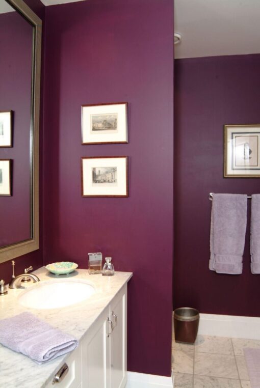 Bagno pareti color viola: abbinamenti, idee e ispirazioni