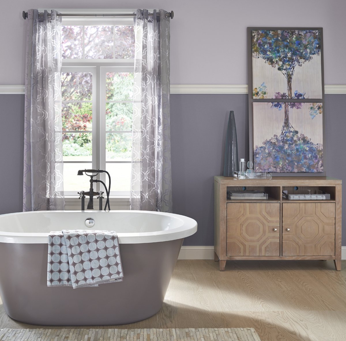 Bagno pareti color viola: abbinamenti, idee e ispirazioni