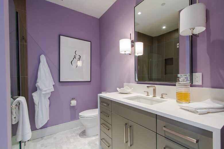 bagno-pareti-color-viola-21