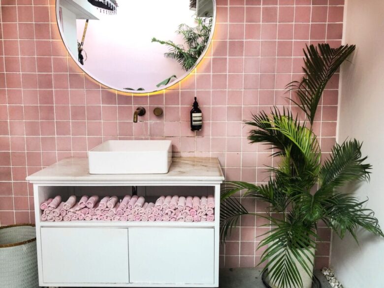 Bagno colorato: idee e consigli di stile