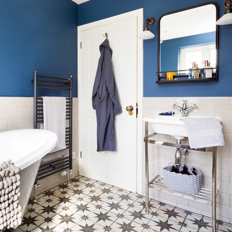 pareti-bagno-blu-elettrico-7
