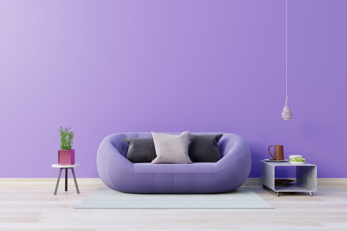 Soggiorno con pareti color viola: idee e abbinamenti per la zona living