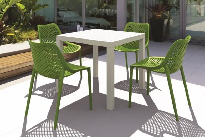 Arredare il terrazzo d’estate con mobili in plastica Arredare il terrazzo d’estate con mobili in plastica