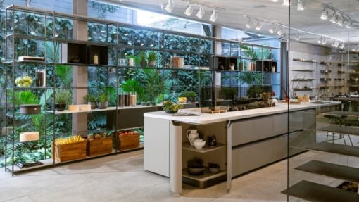 Ornare cucine: sostenibilità, design unico e lusso, l’intervista a Esther Schattan