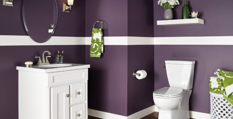 Pareti color melanzana bagno