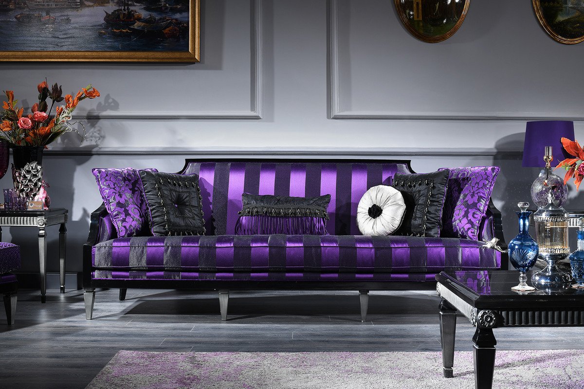 Soggiorno con divano viola: idee di arredo