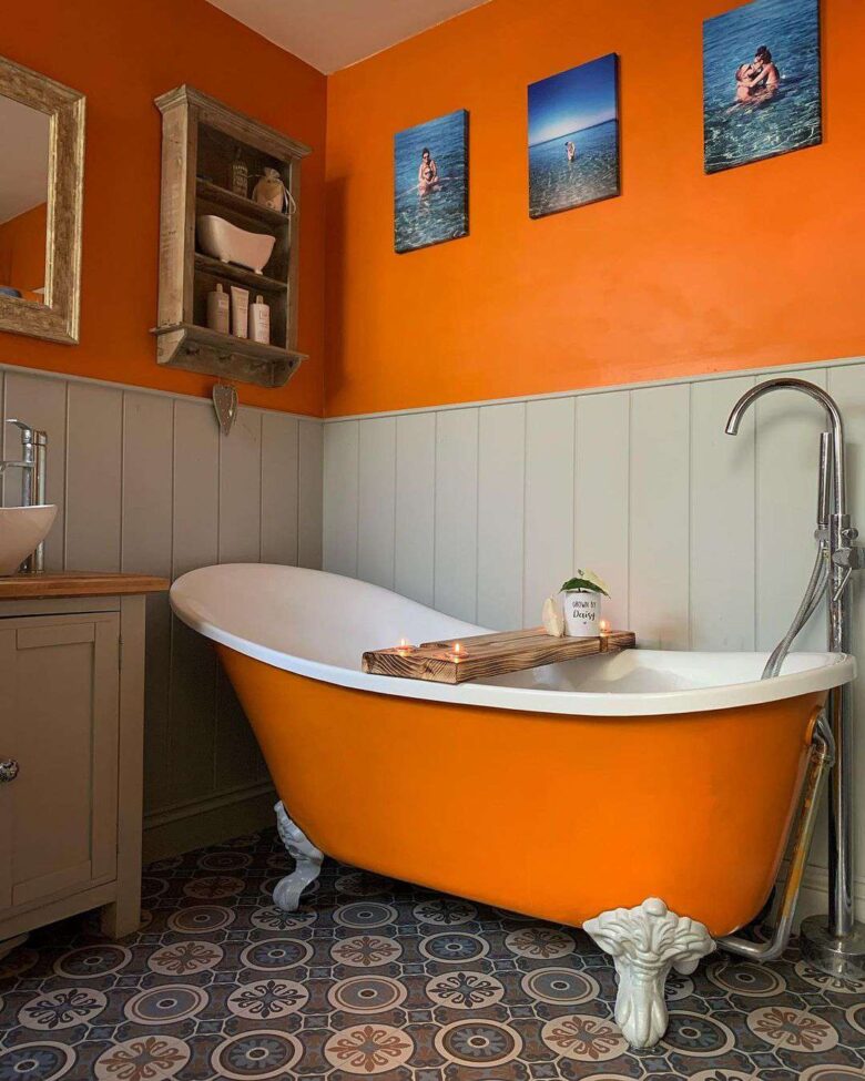 Pareti color zucca bagno