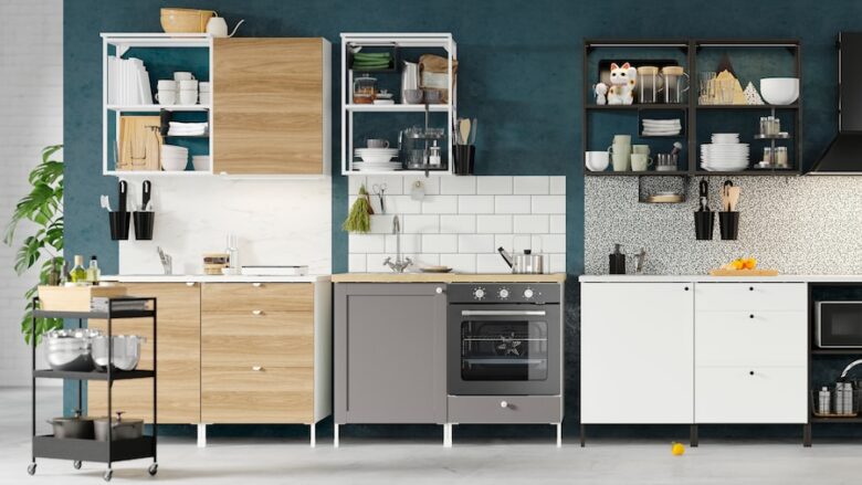 ikea-cucina-enhet-con-elementi-a-giorno-e-con-ante-e--c52ab0b41e1638677dcce39c61ab3919
