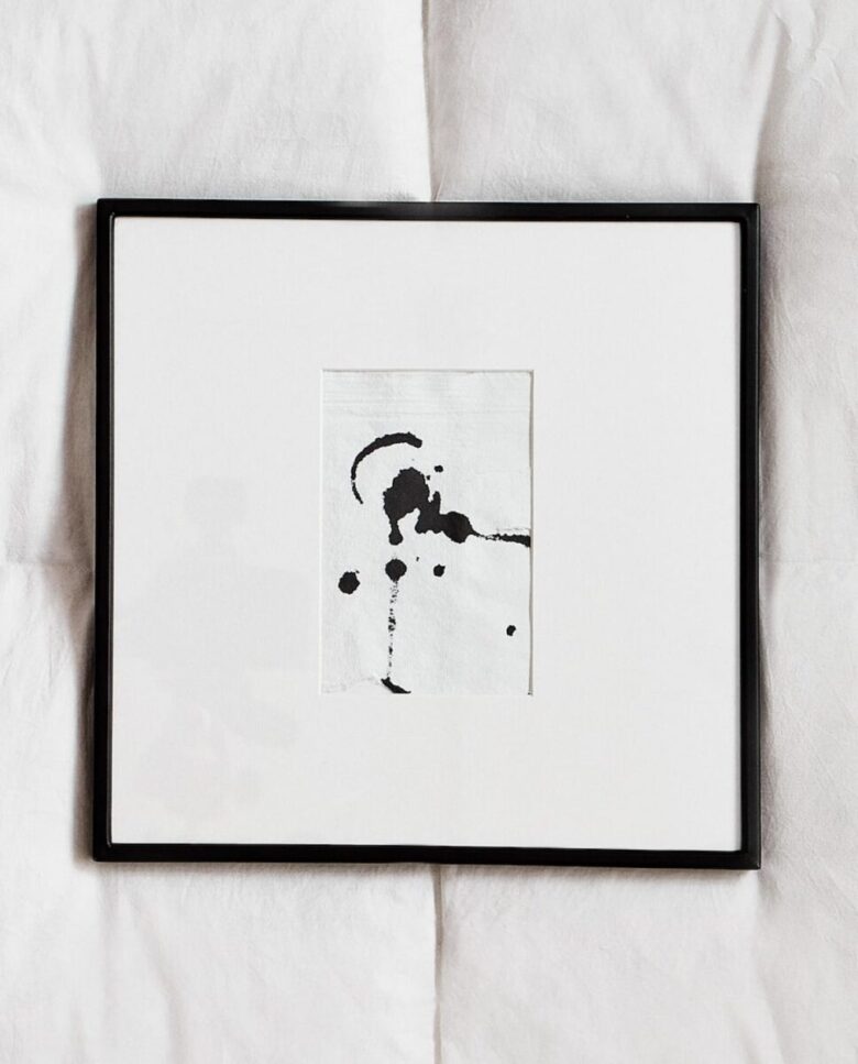 catalogo-zara-home-2023-cornice-bordo-nero