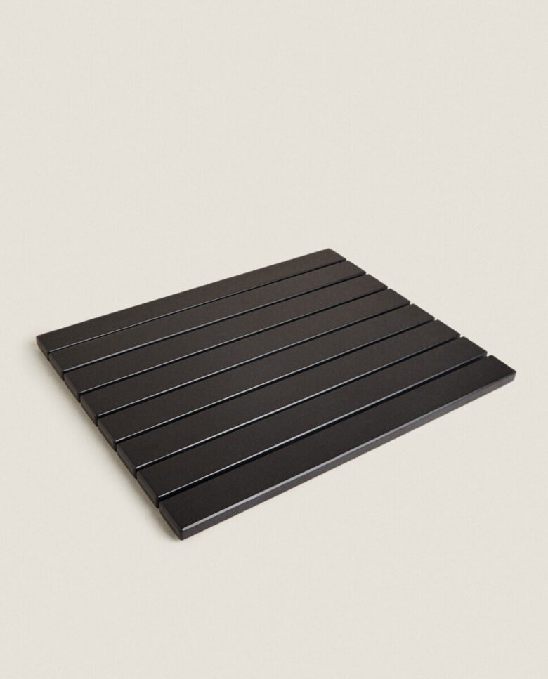 catalogo-zara-home-2023-tappeto-rigido-legno