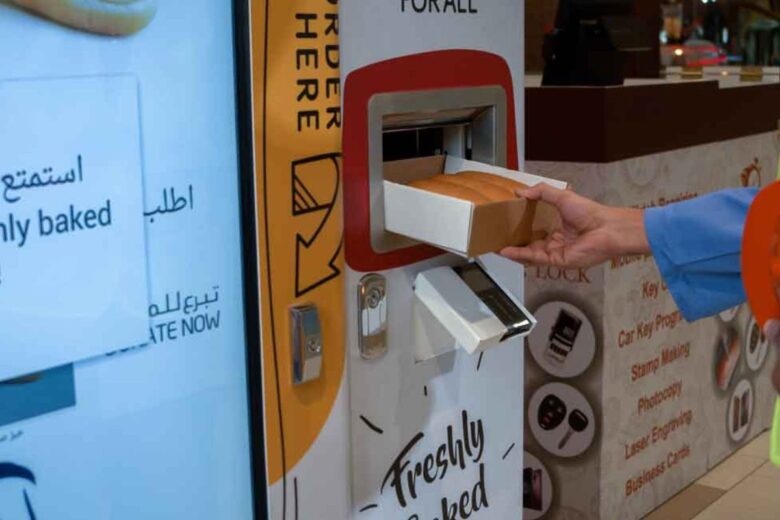 Pane per tutti: a Dubai, il progetto dei distributori solidali Pane per tutti: a Dubai, il progetto dei distributori solidali