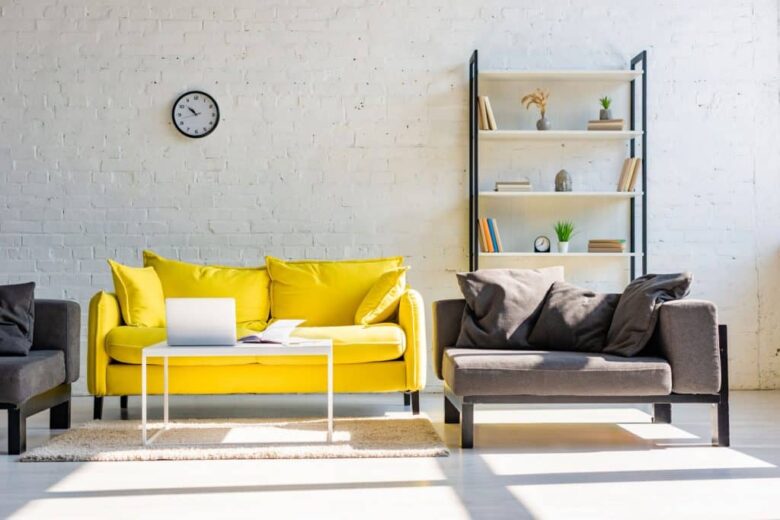 soggiorno-grigio-e-giallo-6