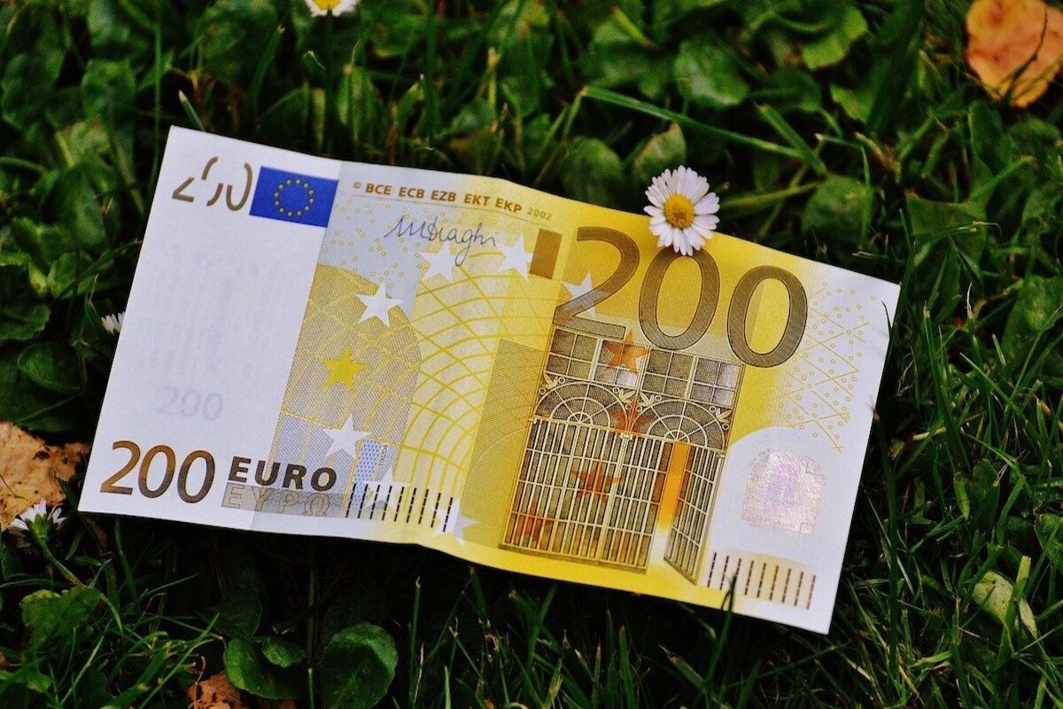 Bonus 200 euro ottobre: ecco a chi spetta e come averlo Bonus 200 euro ottobre: ecco a chi spetta e come averlo
