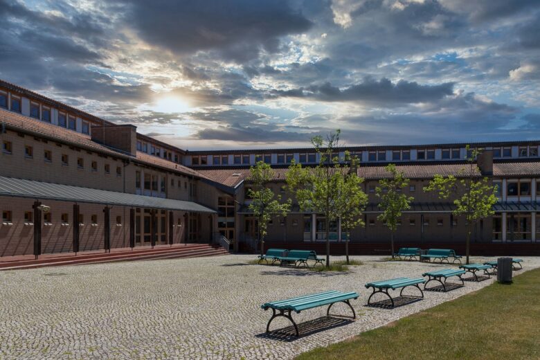 È possibile realizzare una scuola sostenibile e armoniosa? È possibile realizzare una scuola sostenibile e armoniosa?