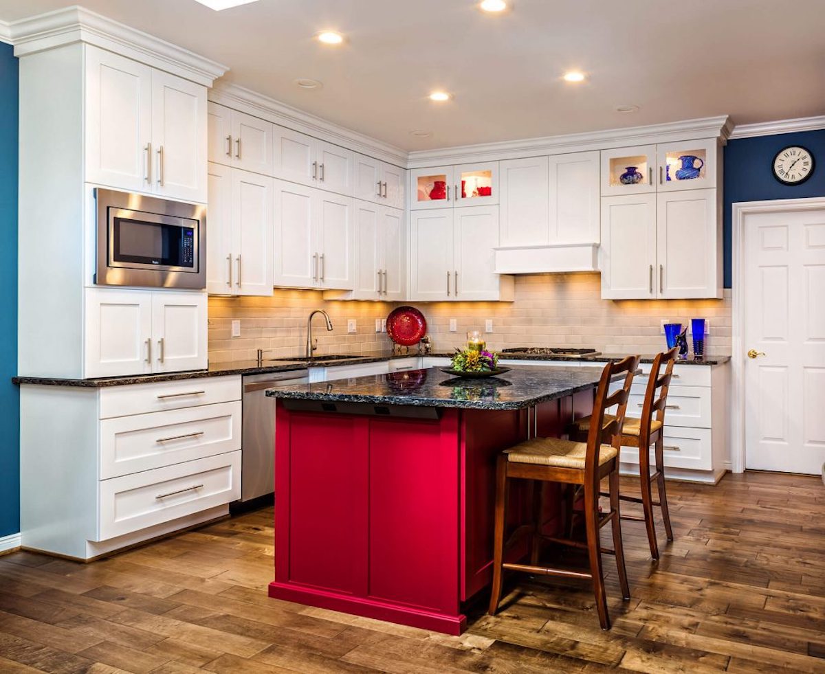 Arredare la cucina con il rosso e il bianco: idee e ispirazioni Arredare la cucina con il rosso e il bianco: idee e ispirazioni