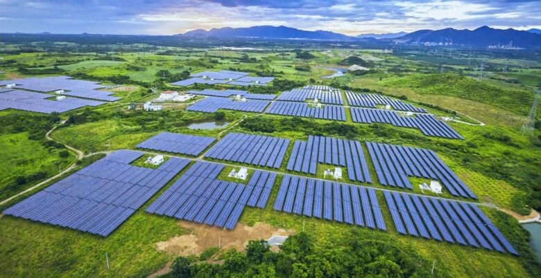 Impianto fotovoltaico su terreno agricolo: come fare, vantaggi, permessi Impianto fotovoltaico su terreno agricolo: come fare, vantaggi, permessi