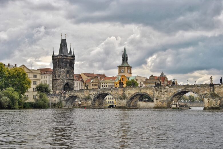A Praga i tunnel sotterranei diventano caffè e laboratori A Praga i tunnel sotterranei diventano caffè e laboratori