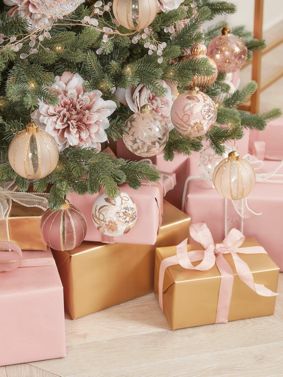 Natale 2022: le tendenze dei marchi più famosi Natale 2022: le tendenze dei marchi più famosi