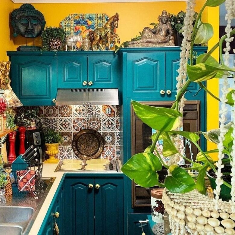 Ambiente unico in stile Bohemien tra cultura e libertà Ambiente unico in stile Bohemien tra cultura e libertà
