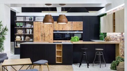 Arredare con nero, bianco e legno